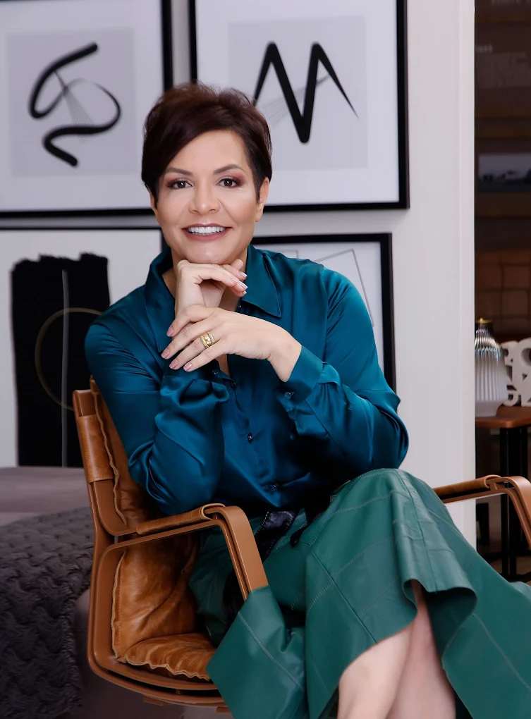 Dra. Nara Brito, ginecologista e obstetra em Porto Velho